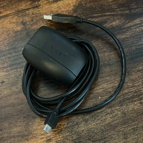 Jabra wireless earbuds with case and charger #138 - Picture 2 of 4